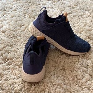 Women’s blue size 8.5 New Balance athletic shoe